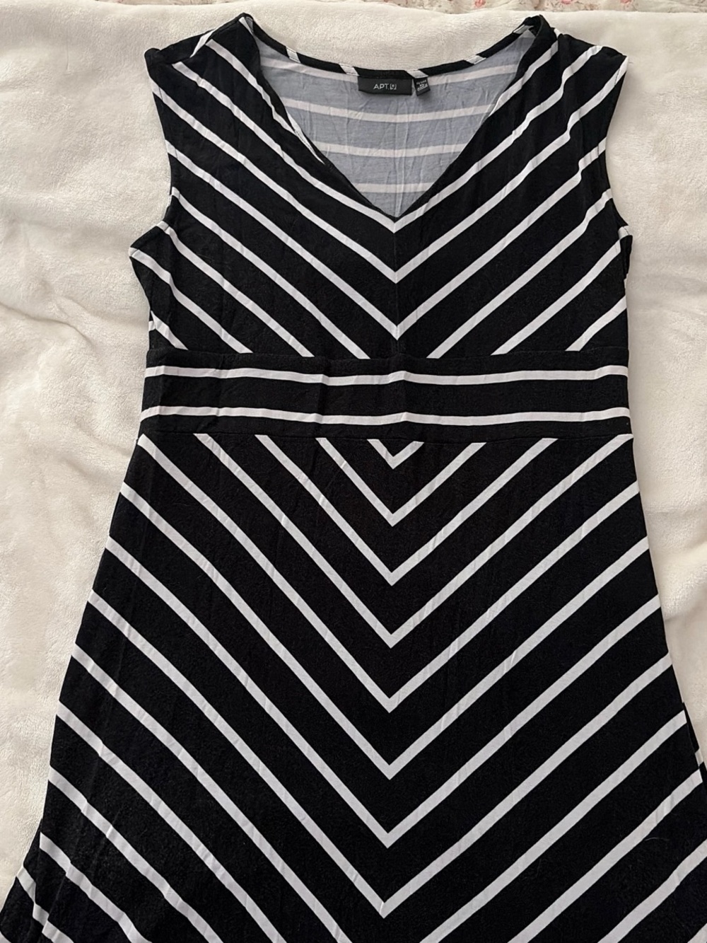 Apt. 9 Black & White Chevron V-Neck Sleeveless Dress